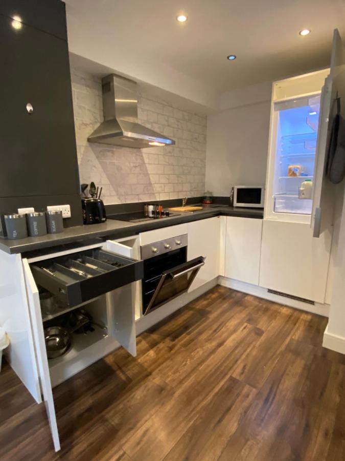 Modern Spacious 1 Bed Flat In Birmingham City Centre With Free Parking, Fast Free Wifi And Netflix Ngoại thất bức ảnh