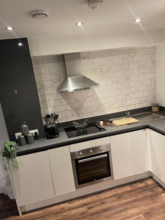 Modern Spacious 1 Bed Flat In Birmingham City Centre With Free Parking, Fast Free Wifi And Netflix Ngoại thất bức ảnh
