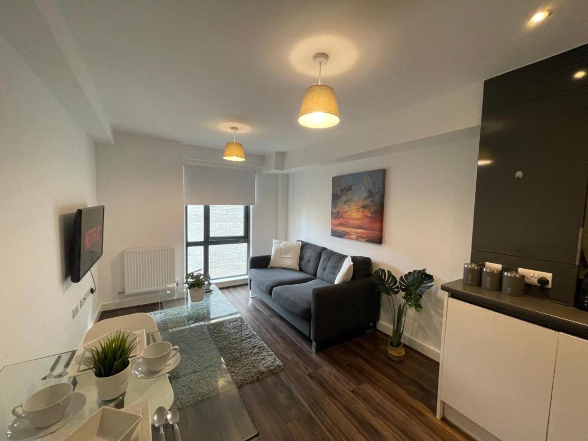 Modern Spacious 1 Bed Flat In Birmingham City Centre With Free Parking, Fast Free Wifi And Netflix Ngoại thất bức ảnh